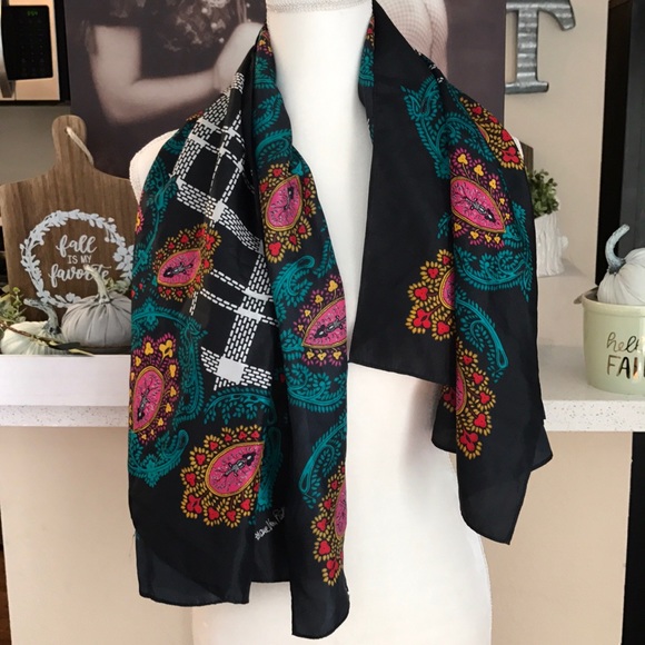 Diane Von Furstenberg Accessories - Diane Von Furstenberg oversized scarf
